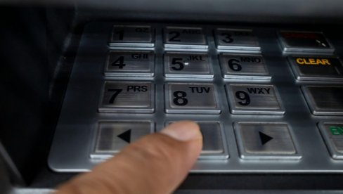 PAO HAKER BANKOMATA: Zaustavljen na naplatnoj rampi - pokušao da isprazni do kraja bankomat