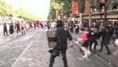 BIJU, BOGA NE MOLE: Pogledajte kako francuska policija unakažava demonstrante koji su demolirali autobusku stanicu (VIDEO)