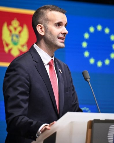 ПУКЛА БРУКА У ЦРНОЈ ГОРИ! Спајић враћа ДПС и Ђукановића на власт, Србе неће: Нуђена влада у којој би били сви сем ДНП