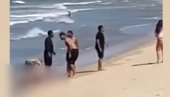 (UZNEMIRUJUĆE) Ajkula otkinula nogu dečaku (11): Molim vas, ne ostavljajte me da umrem (VIDEO)