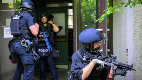 OPSADNO STANJE U NEMAČKOJ: Specijalci opkolili energetsko postrojenje, helikopteri nadleću Ganderkeze