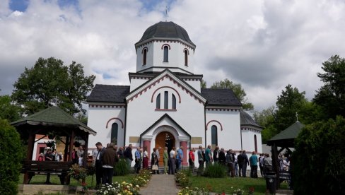POD CEROM SVEČANO: Slava Trojičinog hrama u Donjoj Badanji