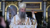 PATRIJARH OBIŠAO VERNIKE: Blagoslovio ih dok čekaju na poklonjenje Pojasu Presvete Bogorodice