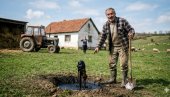 Tražio vodu na farmi, našao naftu! Umesto bogatstva - pakao za njega