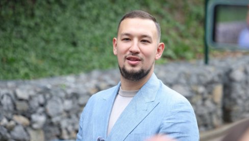 ODRASTAO JE UZ PESME JUŽNOG VETRA: Uroš Živković deo muzičkog veselja na Tašu (FOTO)