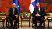 OBRAĆAJU SE VUČIĆ I KOŠTA (VIDEO)