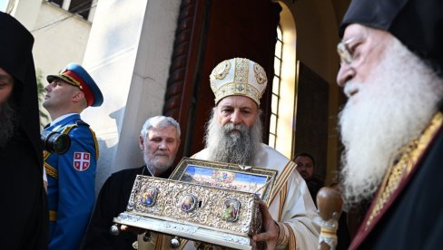 POREDE POJAS PRESVETE BOGORODICE SA KONCERTOM TOMPSONA: Oglasio se patrijarh Porfirije i poslao jasnu poruku (VIDEO)