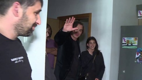 ŽELJKO MITROVIĆ U TREBINJU URUČIO POMOĆ SAMOHRANOM OCU: ‘Najvažnije je da deca odrastaju bez mržnje’!