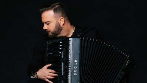 SVIRAO SAM DOK MI JE SRCE BILO SLOMLJENO: Borko Radivojević o smrti najmilijih, estradi i svadbi sa koje je mlada pobegla (FOTO)