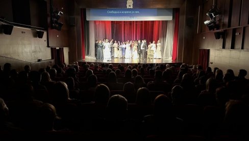 „ТРАВИЈАТА“ ОДУШЕВИЛА ВРАЊАНЦЕ: Чувена Вердијева опера изведена у Позоришту Бора Станковић