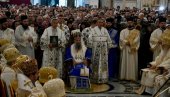 TAJNA PLAVE ODEŽDE: Zašto je patrijarh u ovoj boji ispratio veliku svetinju