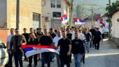 PRELEPE SLIKE IZ KOSOVSKOG POMORAVLJA: Srbi složno, sa srpskim trobojkama na glasanje