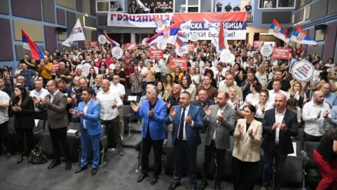 ДА ДАН ПРОТЕКЛЕ У ФЕР И ДЕМОКРАТСКОЈ АТМОСФЕРИ: Игор Симић, потпредседник Српске листе о данашњим изборима