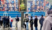 НОВОСТИ НА ЛИЦУ МЕСТА - ДРЕС ЗЛАТА ВРЕДАН: Јагма за колекционарском мајицом Пари Сен Жермена