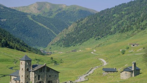 ВАПИ ЗА ТУРИСТИМА: Земља коју целу прекривају планине, шуме и ливаде и цела се може истражити пешке