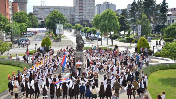 PRAZNIK PESME I IGRE U Bijeljini Sve ano Otvoren 14 Me unarodni praznik-pesme-i-igre-u-bijeljini-sve-ano-otvoren-14-me-unarodni