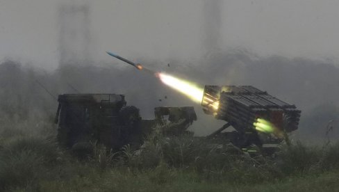 TAJVANSKA ARTILJERIJA PRŽI JAČA OD ZMAJA: Kina u panici, pogledajte neverovatne slike sa ostrva (FOTO)