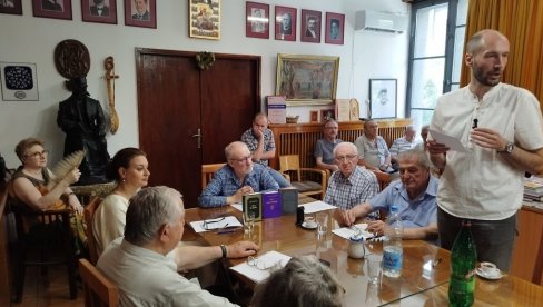 НОСИО ЈЕ ХЕРЦЕГОВИНУ У СЕБИ: Обележено десет година од смрти писца Радослава Братића у Српској књижевној задрузи