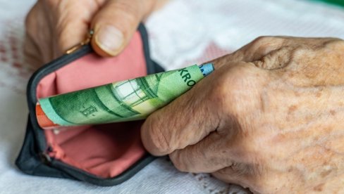 RAČUN MANJI ZA 1.000 DINARA MESEČNO: Fond PIO najavljuje značajnu podršku kućnom budžetu