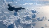 OČAJNIČKI POTEZ NA NEBU! Ukrajinski F-16 ostali BEZ RAKETA: Piloti idu u samoubilačke misije i pucaju iz TOPOVA!