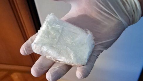 UHVAĆENI NA PRIMOPREDAJI KOKAINA: Tužilaštvo podiglo optužnicu za drogu i oružje