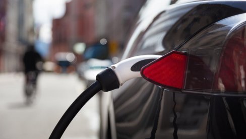 PREVARA NA TRŽIŠTU POLOVNJAKA: Električni automobili vraćeni na 80.000 km manje!