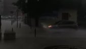 NEVREME PARALISALO OVAJ SRPSKI GRAD: Jezive bujice teku ulicama, upaljen alarm zbog potopa