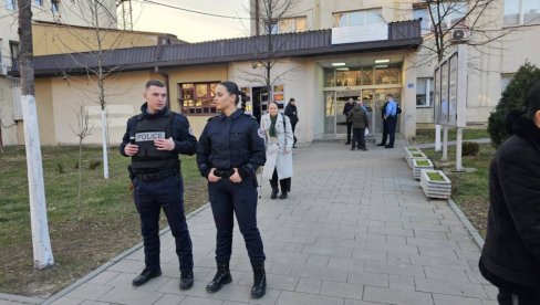 ПРИВЕДЕНИ ДИРЕКТОРИ СРПСКИХ ШКОЛА НА КиМ: Куртијеви полицајци наоружани до зуба им упали у куће, правили хаос пред децом