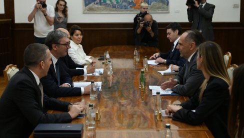 VUČIĆ RAZGOVARAO SA GERAPETRITISOM: Predsednik otkrio o čemu je bilo reči tokom ovog važnog susreta (FOTO)