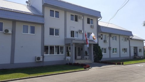 ЗАПОСЛЕНИ У ОКРУЖНОМ ЗАТВОРУ У НОВОМ САДУ ДАЛИ КРВ: Међу добровољним даваоцима и службеник који 70. пут учествује у акцији