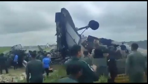 HAOS U VOJNOJ BAZI: Avion ratnog vazduhoplovstva u plamenu (VIDEO)