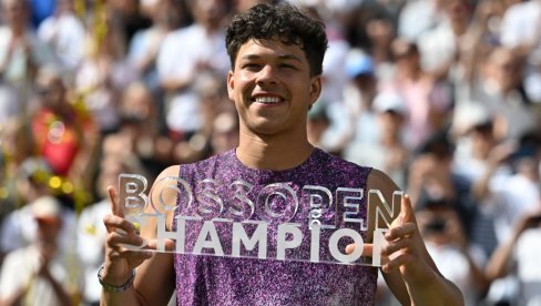 BEN ŠELTON KAO NOVAK ĐOKOVIĆ I RAFAEL NADAL! Amerikanac dominantno do odbrane titule u Montrealu