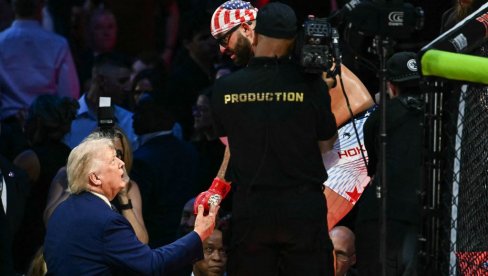 UFC BORAC UDARIO NA MIŠEL OBAMU: Trampova reakcija govori više od reči