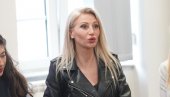 УДАЈЕ СЕ ТРЕЋИ ПУТ: Глумица након два развода поново стаје на луди камен