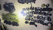 БОМБЕ, РАКЕТНИ БАЦАЧИ, ПУШКЕ: Полиција у аутомобилу код Ниша открила арсенал оружја