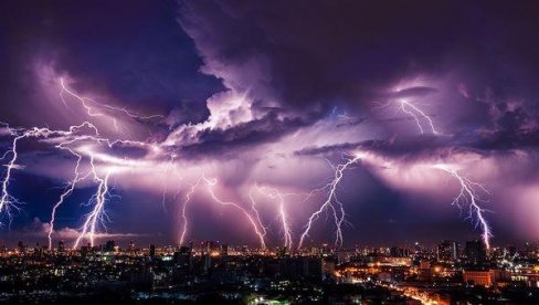 NEVREME STIŽE U SRBIJU: Ovi delovi zemlje prvi na udaru, poznati meteorolog objavio tačan datum!
