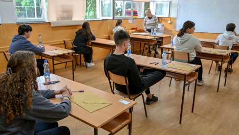 OBJAVLJEN TAČAN RASPORED ZA OSMAKE: Mala matura u avgustu, za one koji nisu polagali u junu