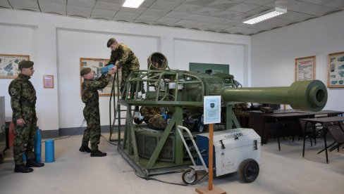 ЛЕКАРСКИ ПРЕГЛЕД ЗА ВОЈНИ РОК ЈЕ ОБАВЕЗАН: Ускоро стижу први позиви, момци из ове генерације их могу очекивати