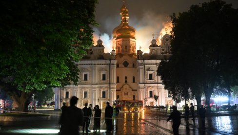УКРАЈИНСКА ПВО ОБАРАЊЕМ РУСКОГ ДРОНА ИЗАЗВАЛА ПОЖАР: Сви детаљи ватрене стихије која је избила у Кијевско-печерској лаври (ФОТО)