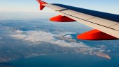 OGLASILI SE IZ RAJANERA ZA NOVOSTI: Nakon odvajanja prozora tokom leta, avion bezbedno sleteo, putnici zbrinuti