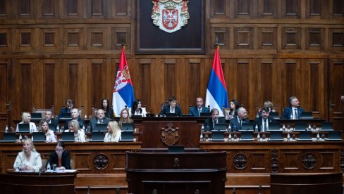 ПОСЛАНИЦИ НАСТАВИЛИ ЗАСЕДАЊЕ: Неколико тачака на дневном реду ванредне седнице Скупштине (ВИДЕО)