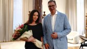 У БЕОГРАДУ ЋЕТЕ СРЕТАТИ ХОЛИВУДСКУ ЗВЕЗДУ КАО КОМШИЈУ ИЗ КРАЈА Вучић угостио славну Кетрин Зиту-Џонс (ФОТО/ВИДЕО)