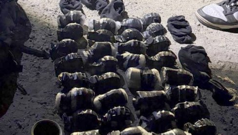 IZ VOZILA IZBACIO 45 MINA, BOMBI, ZOLJE, RAKETE, PA POBEGAO POLICIJI: Usledila opsežna potraga