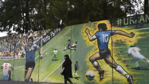 HVALA TI, BOŽE, NA FUDBALU! Četiri decenije od božje ruke i gola stoleća cela Argentina je opet jedna pesnica