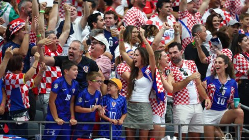 BRUKA VEKA NA SVETSKOM PRVENSTVU! Hrvatski navijači slavili uz Tompsona, zajedno pevali sramnu pesmu! (VIDEO)