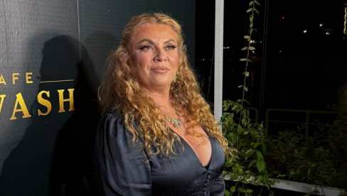MANJE ĆU TUGOVATI KROZ PESME: Indira Radić o emocijama, porodici i estradi (FOTO)