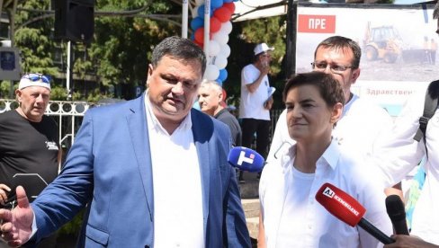BRNABIĆ IZ ZEMUNA SA NARODOM: Blokaderi su hteli da izazovu građanski rat, ali Srbija nije nasela na podvale