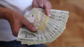POČELA ISPLATA POMOĆI: Novac za roditelje niških osnovaca - Leglo 20.000 dinara!