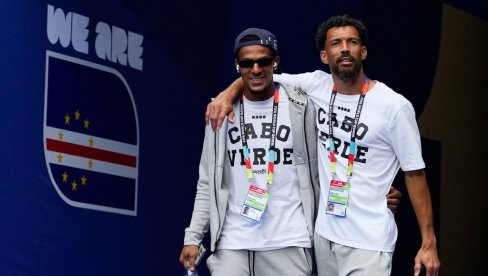 ПРЕНОС, УРУГВАЈ - ЗЕЛЕНОРТСКА ОСТРВА: Највећи хит Мундијала сања ново чудо против двоструког првака света