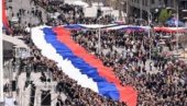 VREDNE RUKE NAŠIH BAKA I MAJKI Novosti saznaju: Najveću zastavu za skup Srbija naša porodica šile su srpkinje